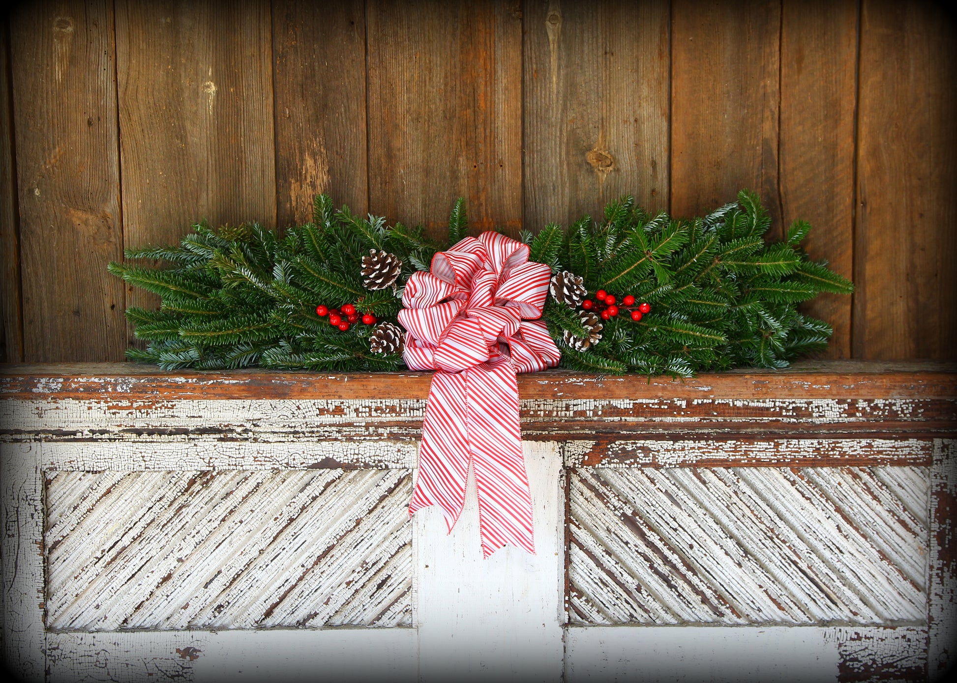 FraserFirWindowswagDecorated_2Mantle.jpg Wishon Evergreens